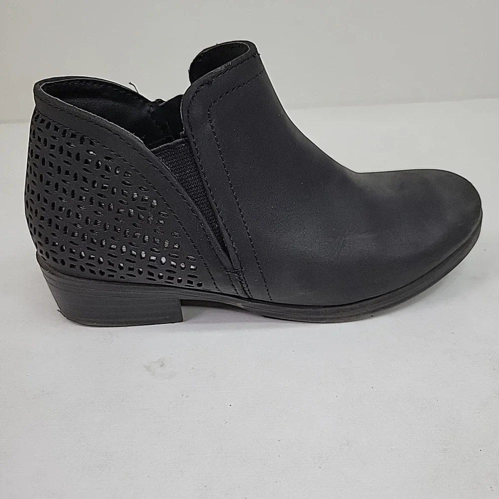 MIA stylish versatile